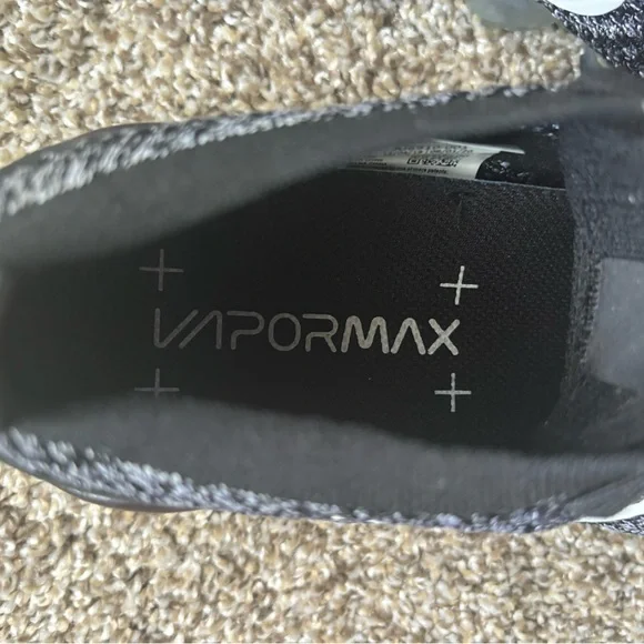 Women’s Nike Air VaporMax - Picture 6 of 10